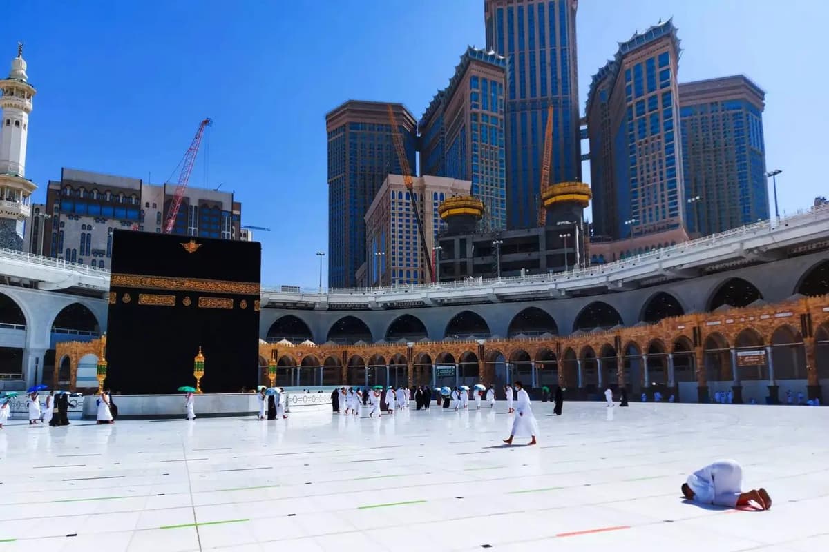Pilgrims at Kaaba